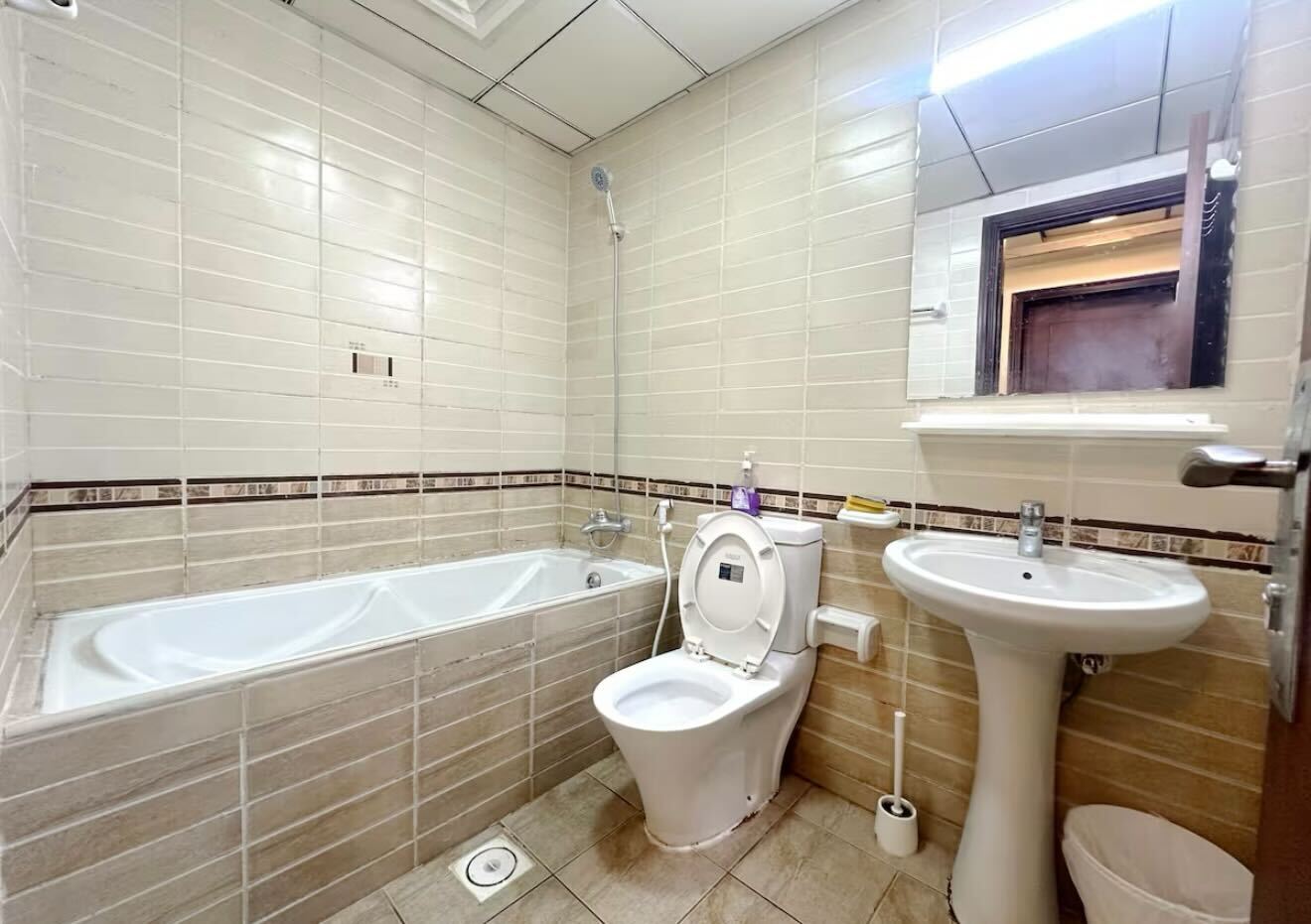 Cove Partition Room in Tecom Near Metro - Tap to explore photos