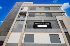 Townhouse Oak Panki Railway Junction Formerly Hotel Rudra, Kanpur