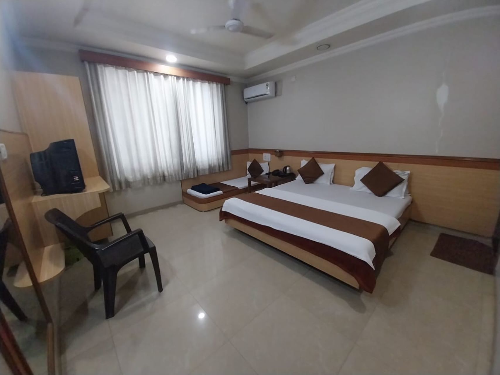 Standard Triple Bed Non AC 1