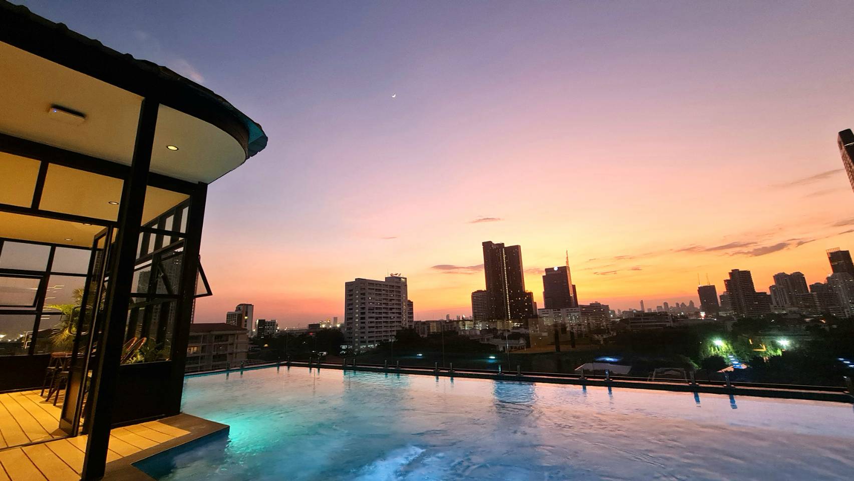 The Sacha Apart Hotel Thonglor - Tap to explore photos