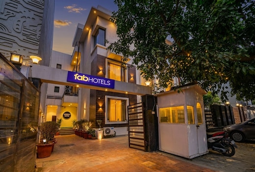 FabHotel Giriraj Hospitality