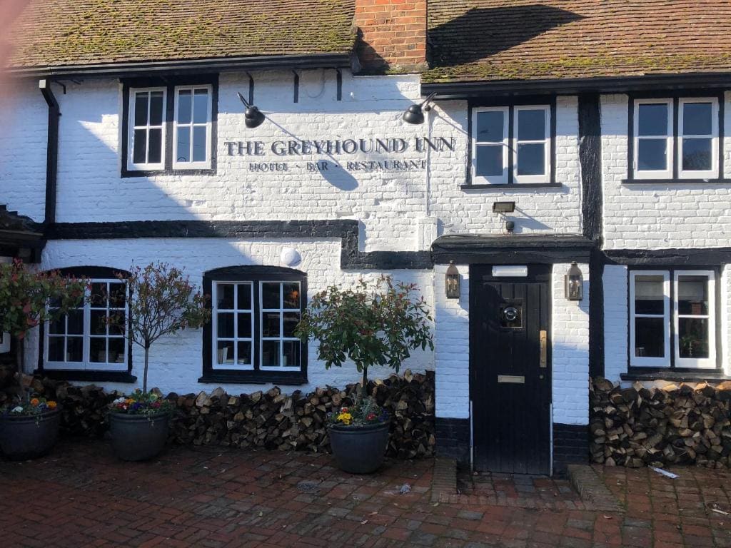 OYO The Greyhound Inn - Tap to explore photos
