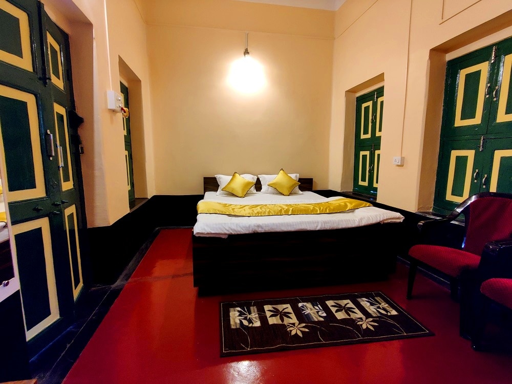 Tulin Heritage Bungalow - Tap to explore photos