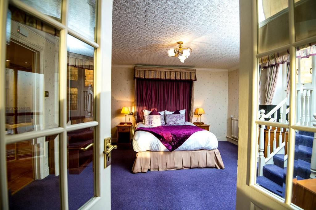 Ivy Bush Royal Hotel by Compass Hospitality - Tap to explore photos