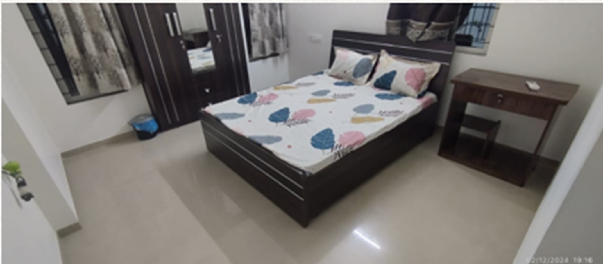 SMS Guest House - Vadodara - Tap to explore photos