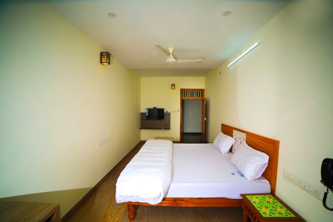 Thiraviam Tourist home - Tap to explore photos