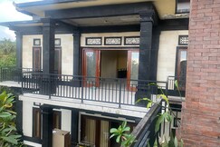 Capital O 93844 Arta Adi Homestay NearBali Zoo, بالي