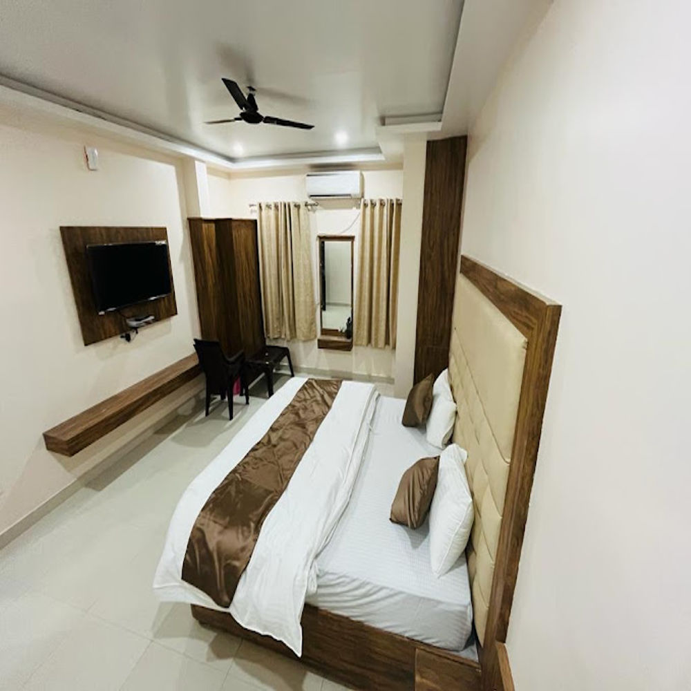 Hotel Shalimar - Tap to explore photos