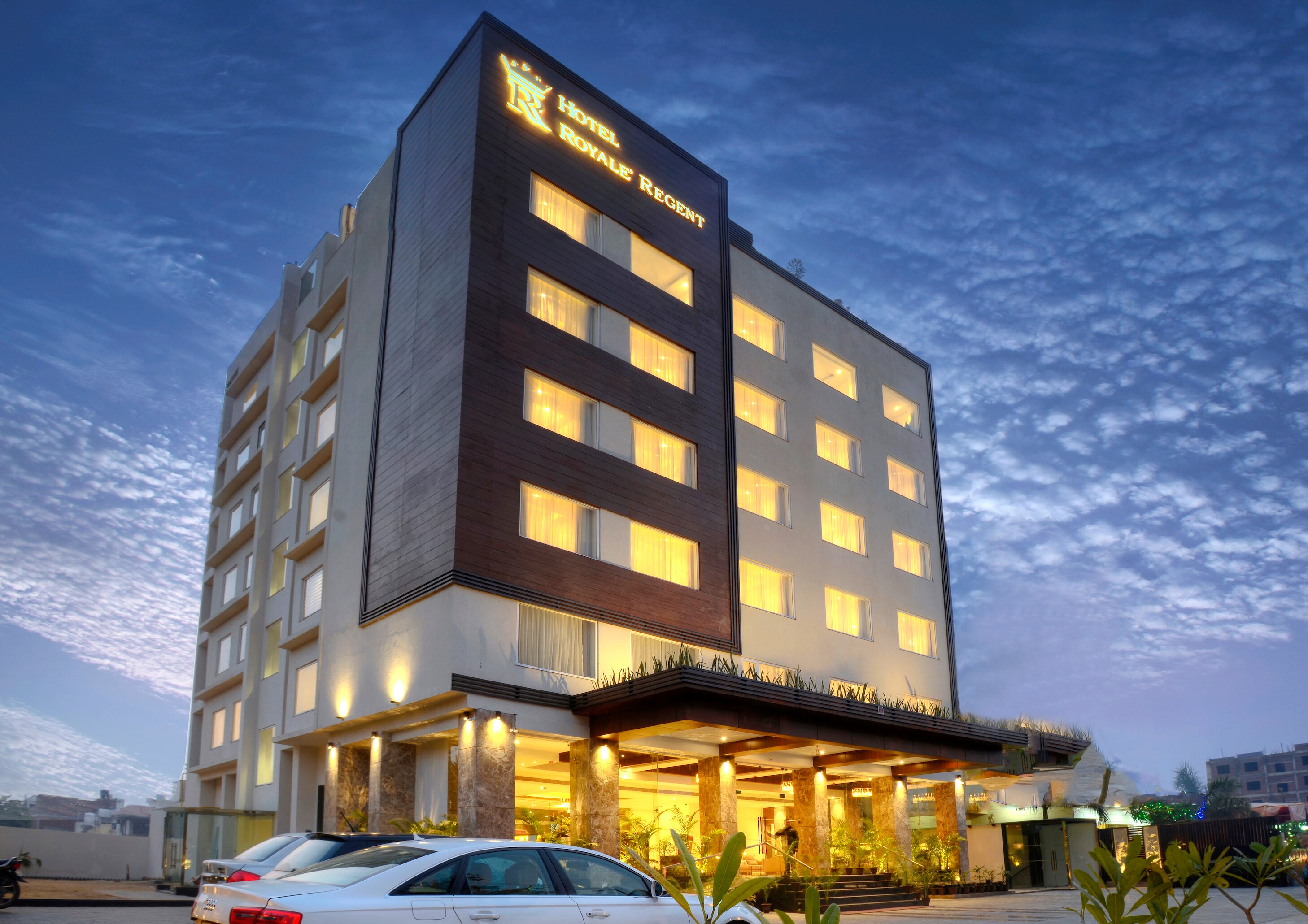 Hotel Royale Regent Best Rates on Agra Hotel Deals, Reviews & Photos
