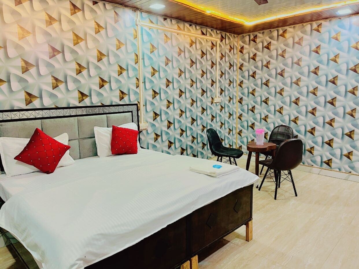 Hotel O Green Land Guest House - Tap to explore photos