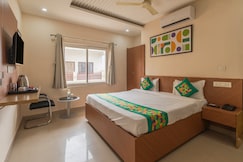 Treebo Raj Palace, Varanasi