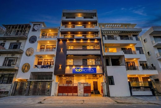 FabHotel Swastik Villa