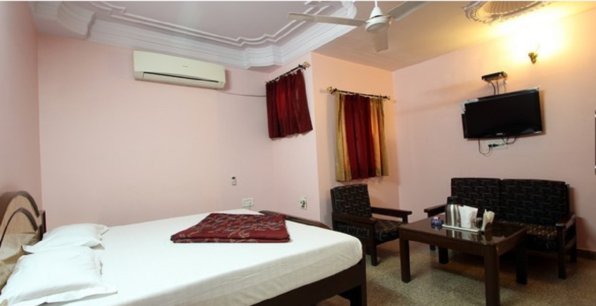Hotel Tiwari - Tap to explore photos
