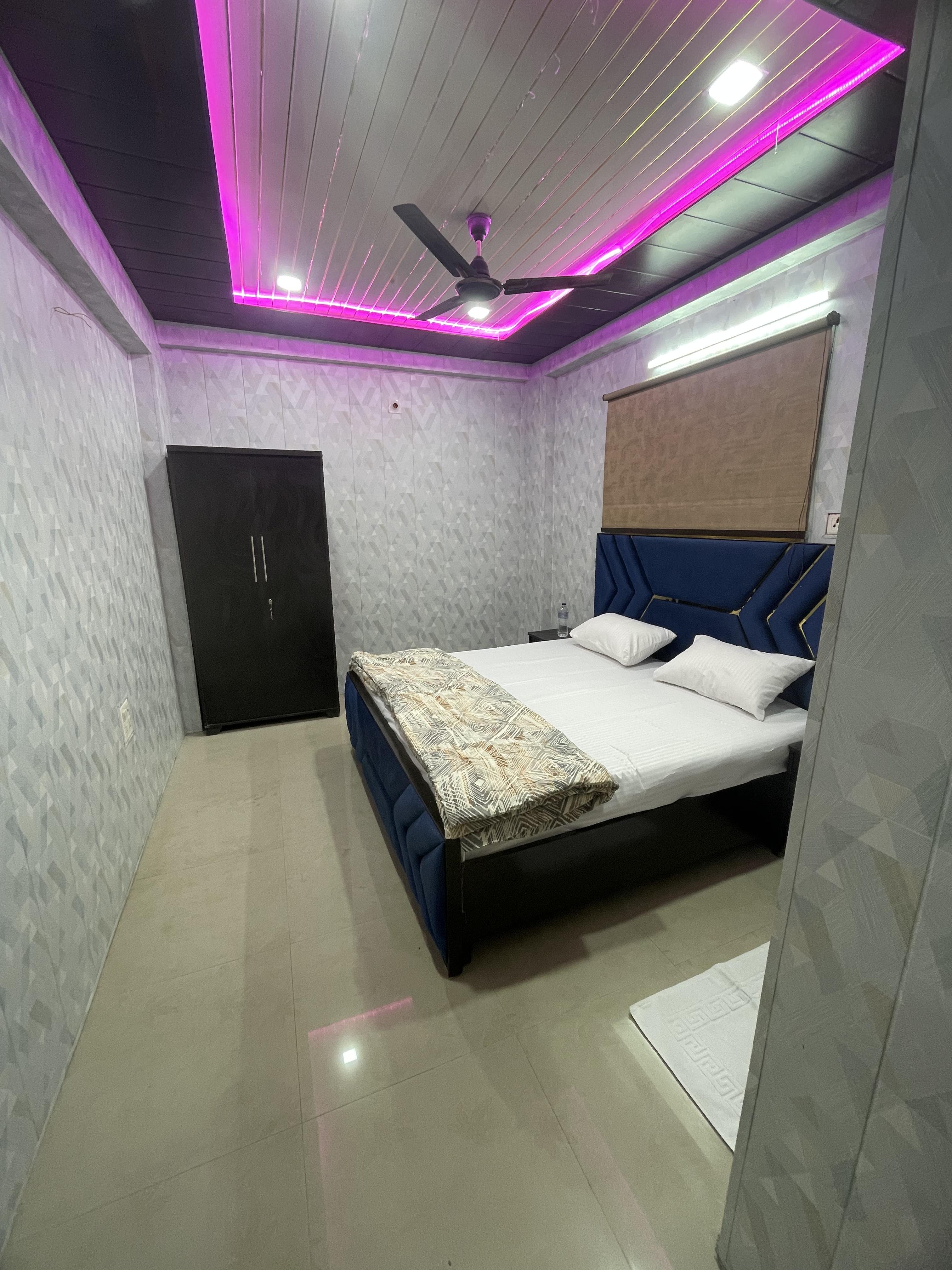 Akash apartment - Tap to explore photos