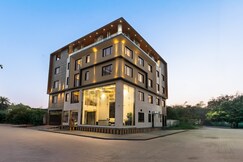 Skyearth Hotel Indore, Indore