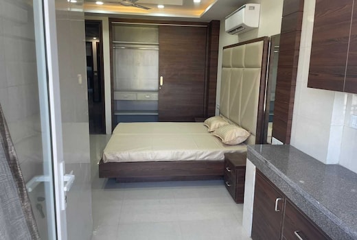 Hotel O Daffodils Near Aravali Biodiversity Park