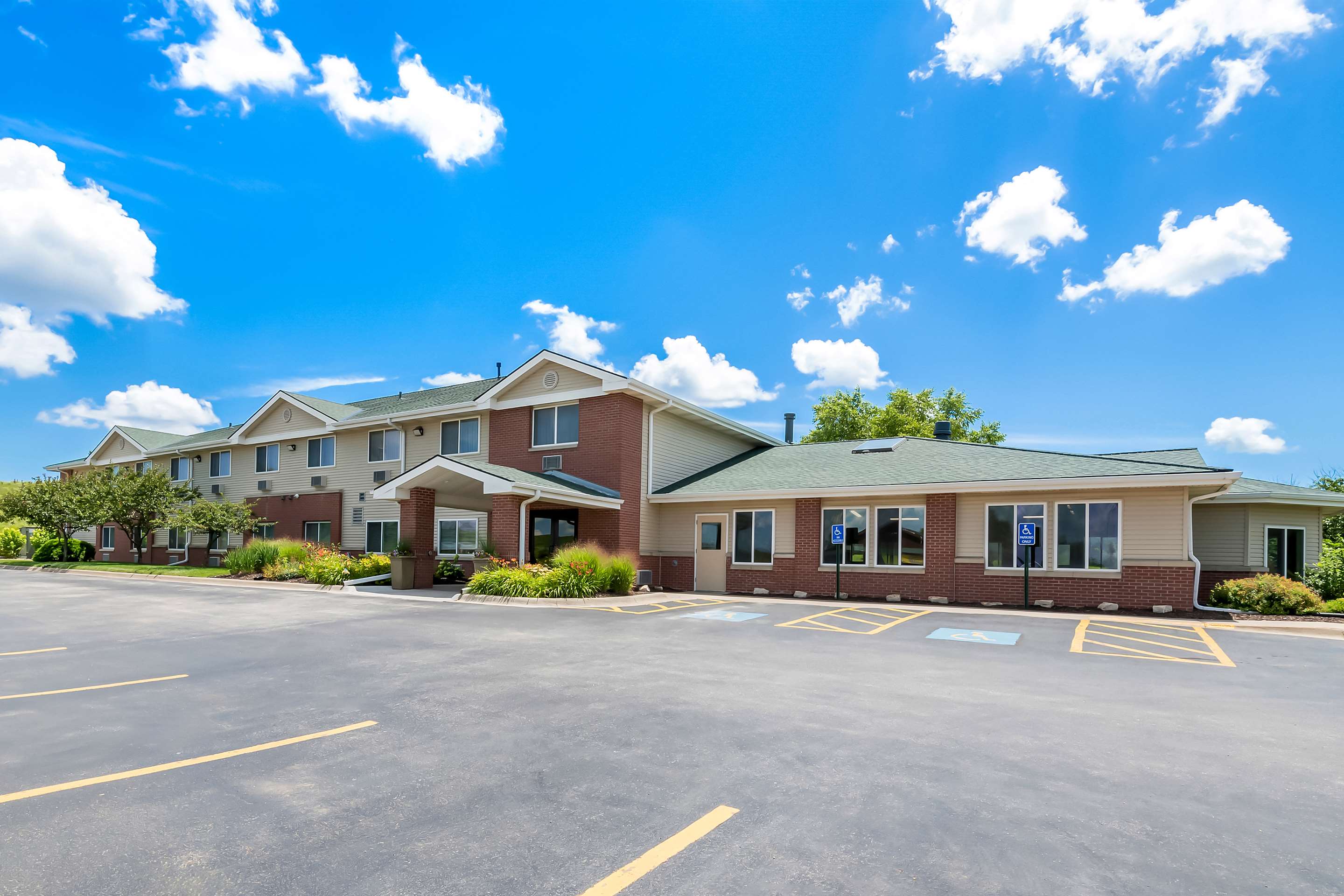 Best Western Nebraska City Inn - Tap to explore photos