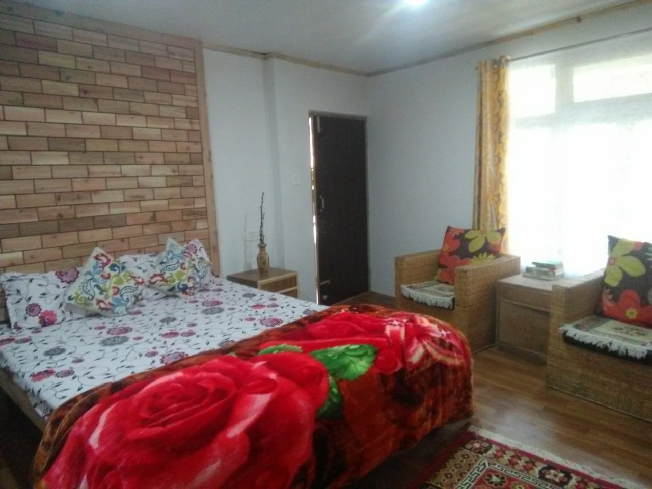 Brothers Guest House (Super Deluxe Room) - Tap to explore photos