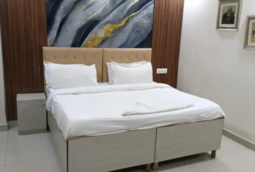 FabHotel Expressway 135