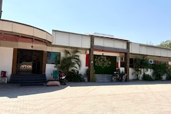 Anand Highway Resort, Khalilabad