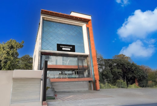 Super Townhouse Haridwar Road Near Rispana Pul Dehradun