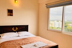 High Rise 2BHK Lake Sunset Views Balcony, Chennai