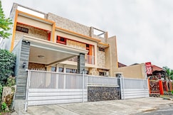 Hotel O Avisha Guest House Syariah, Batu