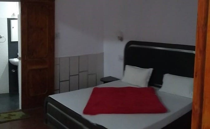Moon Inn Guest House - Tap to explore photos