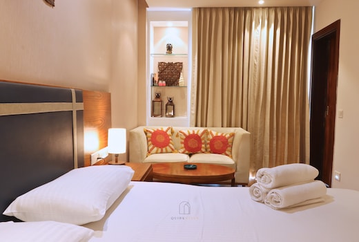 The Cabin by Quirk Stays  Netflix  Cozy   Balcony