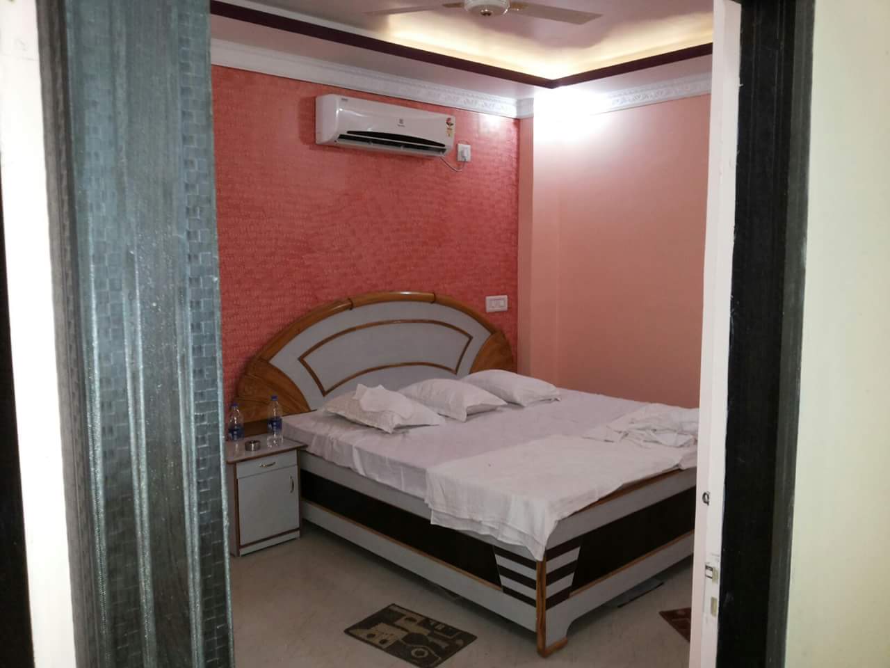 Hotel Sai Residency - Tap to explore photos