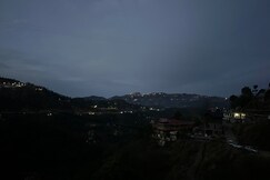 Romantic 1BHK near Kasauli by Elegance Homes, Solan