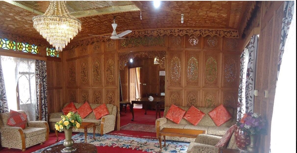 The Great Kashmir Houseboats - Tap to explore photos
