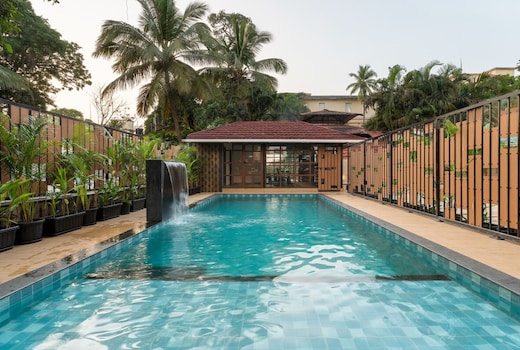 Plush 1 BHK 5 mins to Candolim beach by Limestays