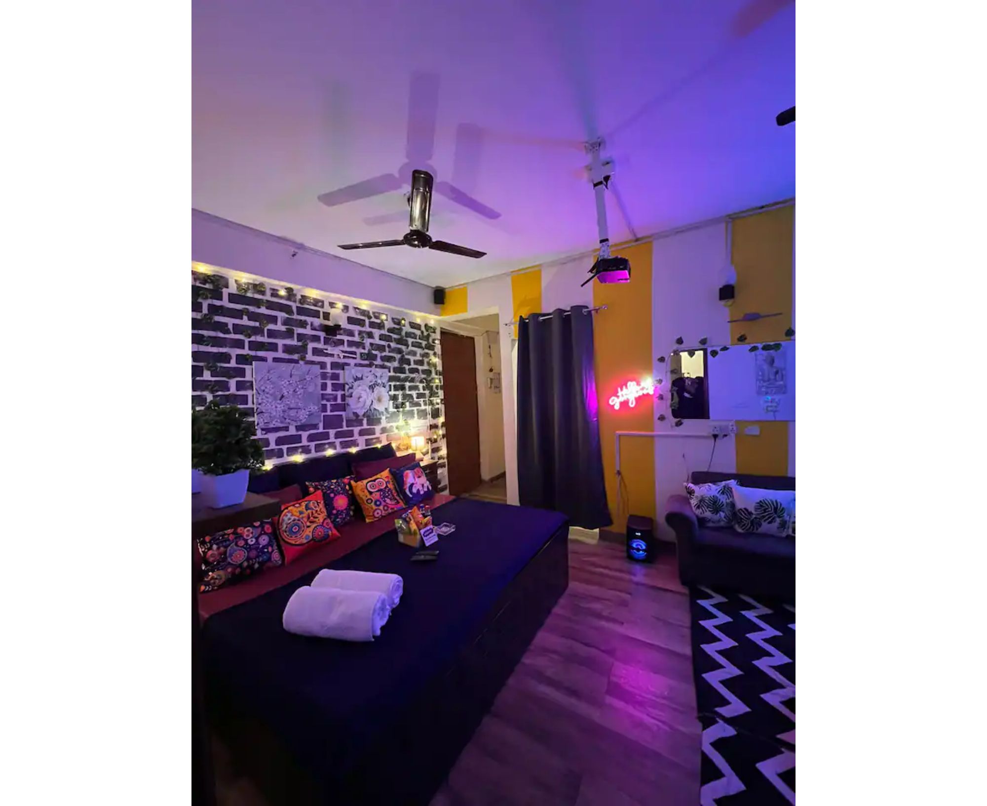 Screens and Dreams-Luxurious Studio Apartment - Tap to explore photos