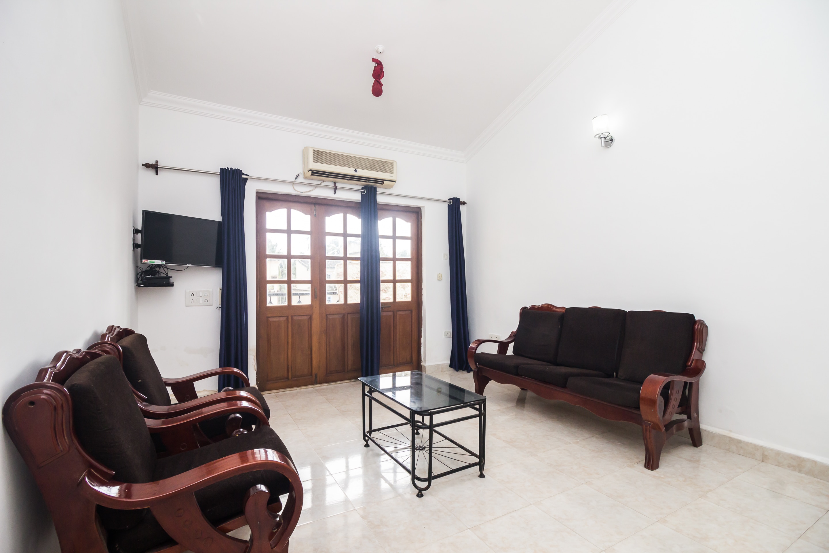 Pvr Deluxe Studio apartment - Tap to explore photos