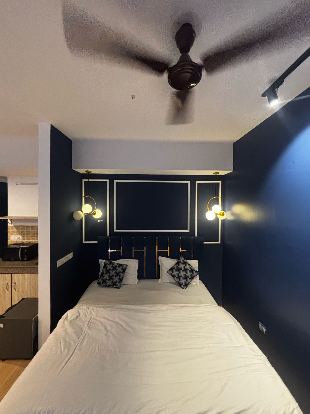 Studio apartment in Lucknow - Tap to explore photos