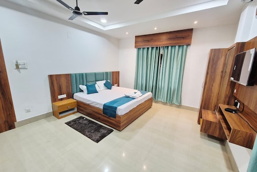 S K Airport Lodge | Guwahati