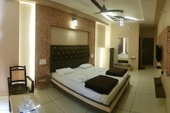 HOTEL BLUE DIAMOND, Vyara