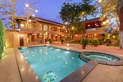 Sajan Brick Mansion, Wada