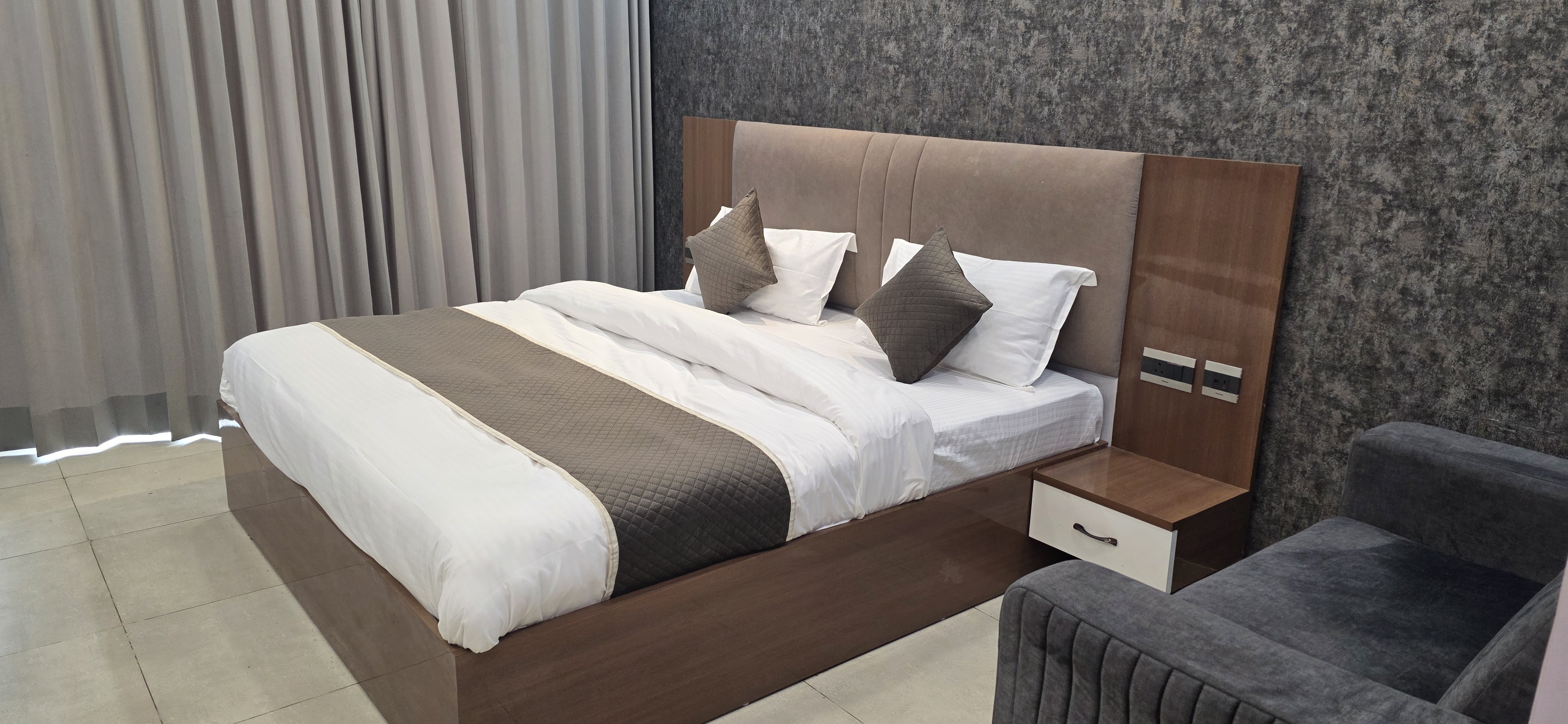 Shatakshi Residency Omaxe Hazratganj, Lucknow