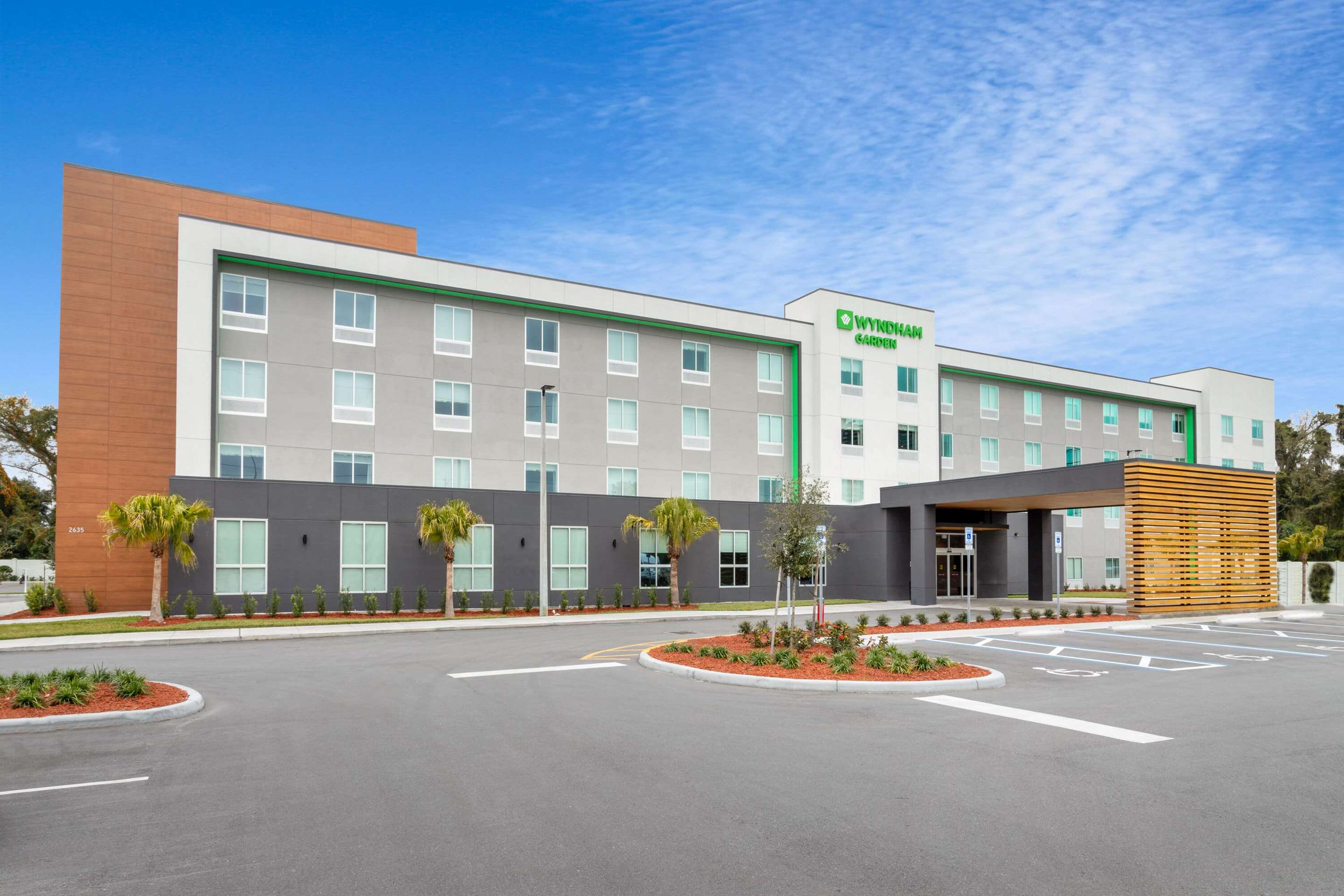 Wyndham Garden Orlando Airport - Tap to explore photos