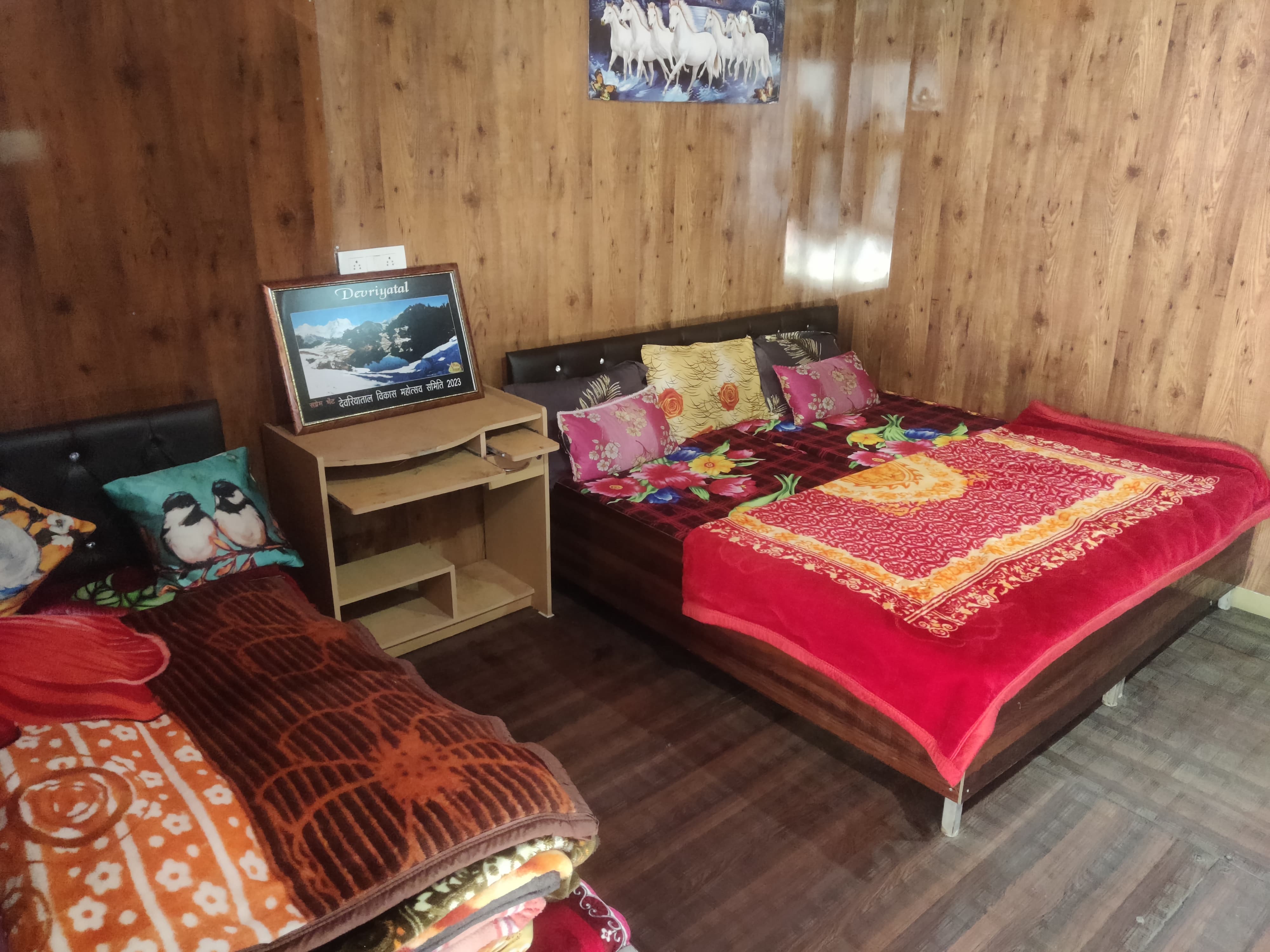 Chopa Devariyatal Midpoint Homestay - Tap to explore photos