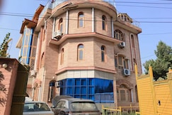 Bashaw Residency,Top Rated Family Guest House Near Srinagar Airport, Sonmarg