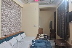 Shri Radhakunj Guest house, Varanasi