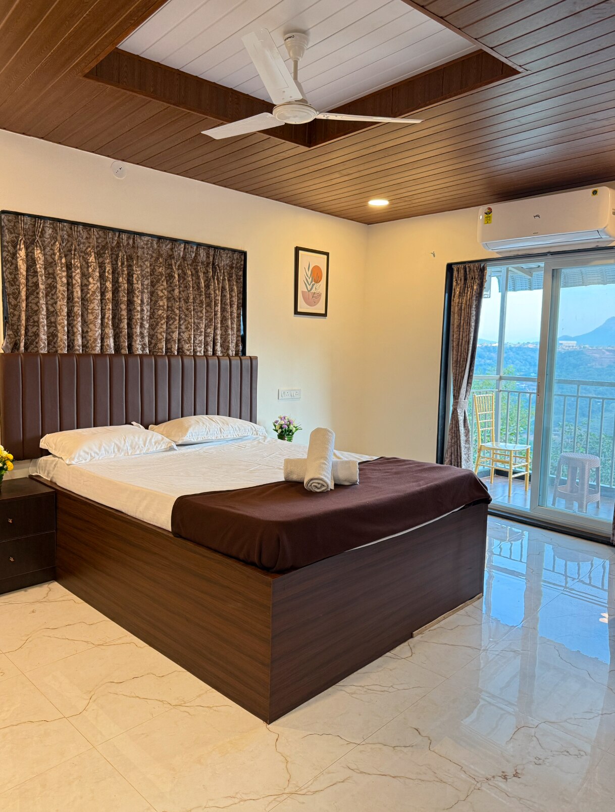 Hillridge Lavish Villa - Tap to explore photos