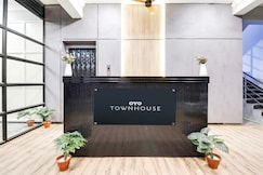 Super Townhouse De Alphabet Kukatpally Near Nexus Mall, Hyderabad