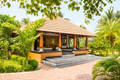Chettinad Villa 2BR Near ECR -Chennai by Homeyhuts, Madurantakam