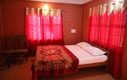 Room 01