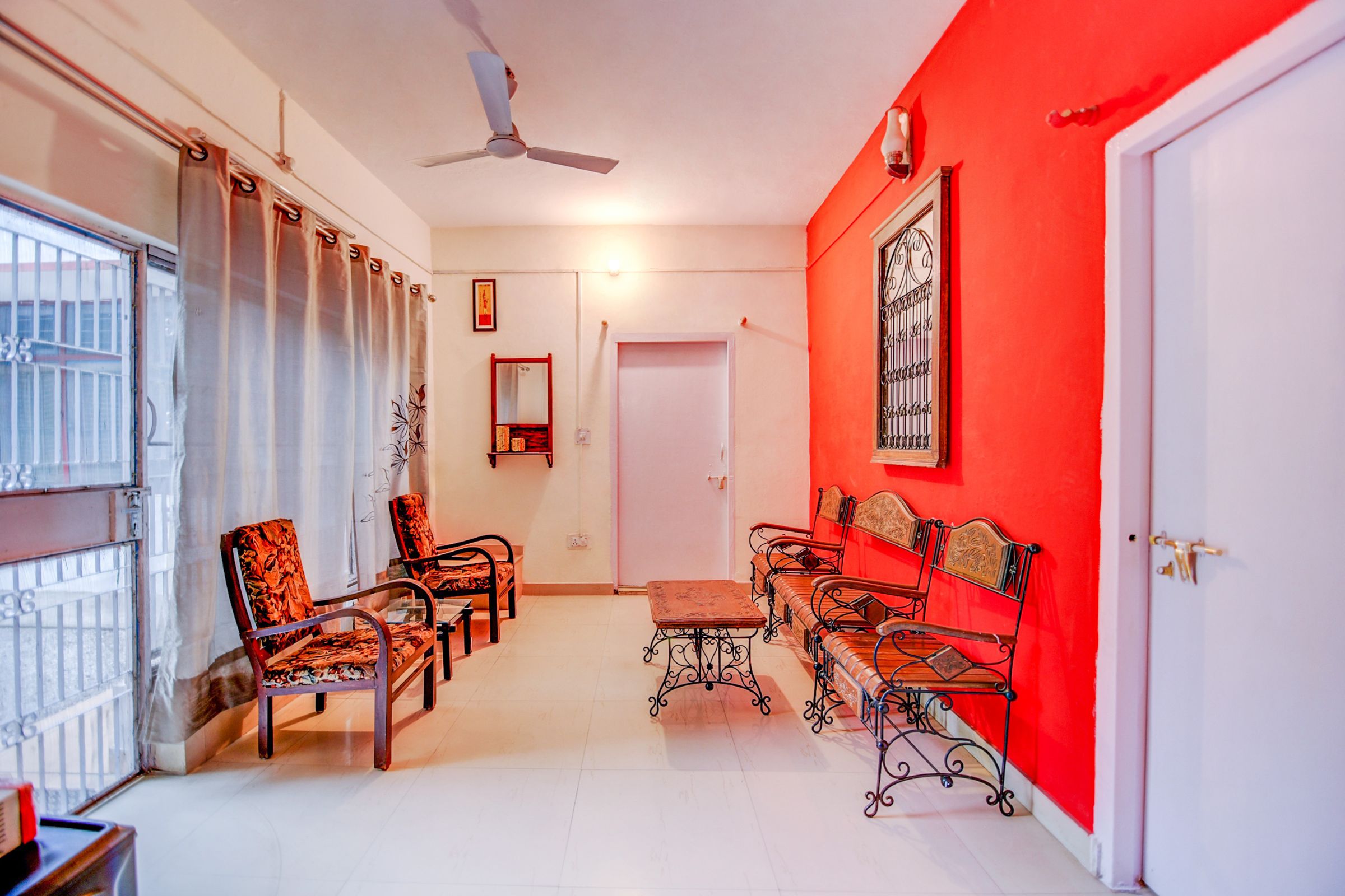 One Eleven Homestay - Tap to explore photos