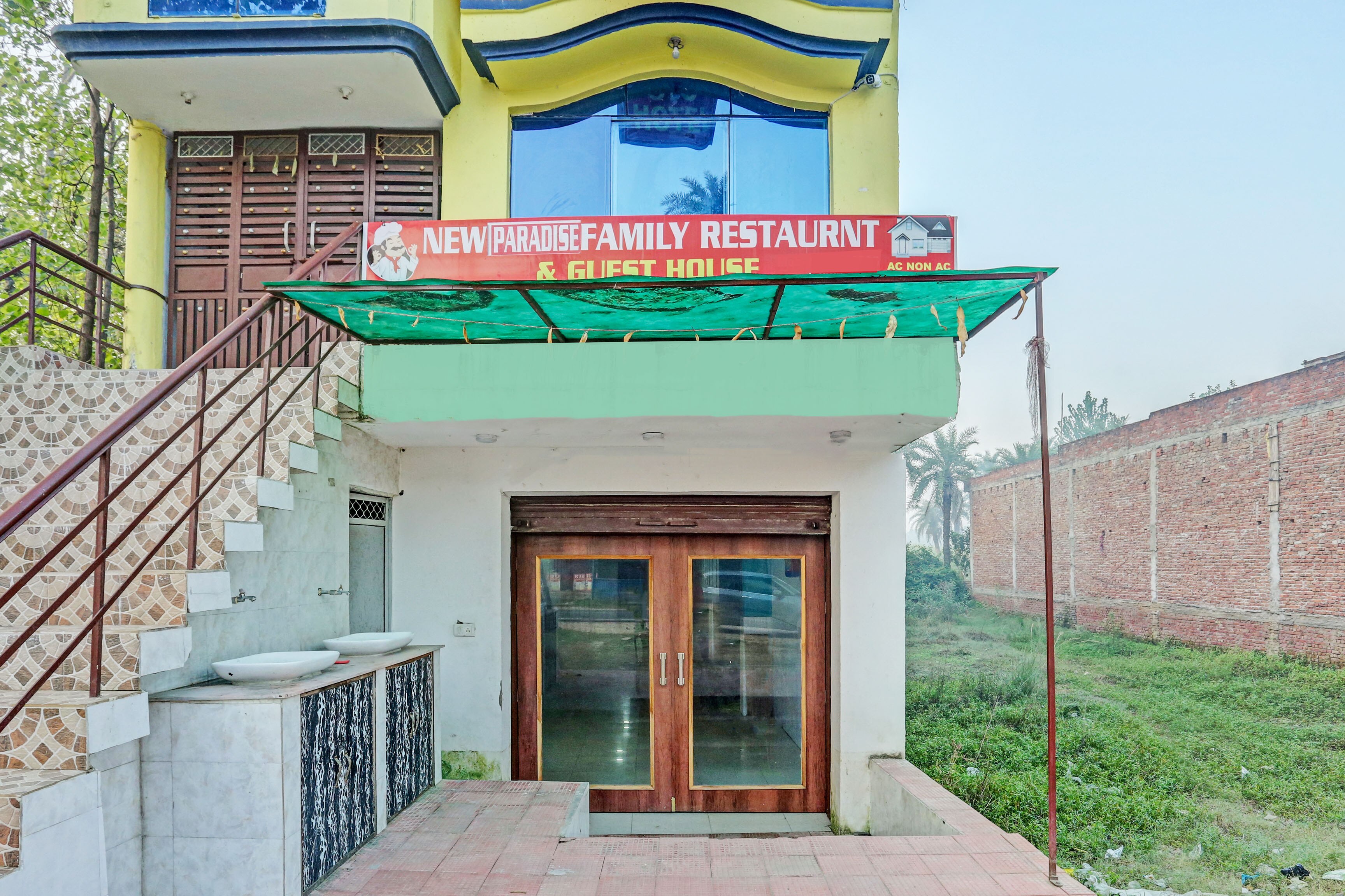 Hotel O New Paradise Guest House - Tap to explore photos
